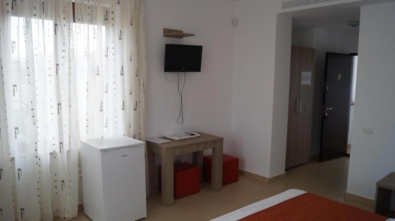 Hotel Bourbon Vama Veche Ngoại thất bức ảnh
