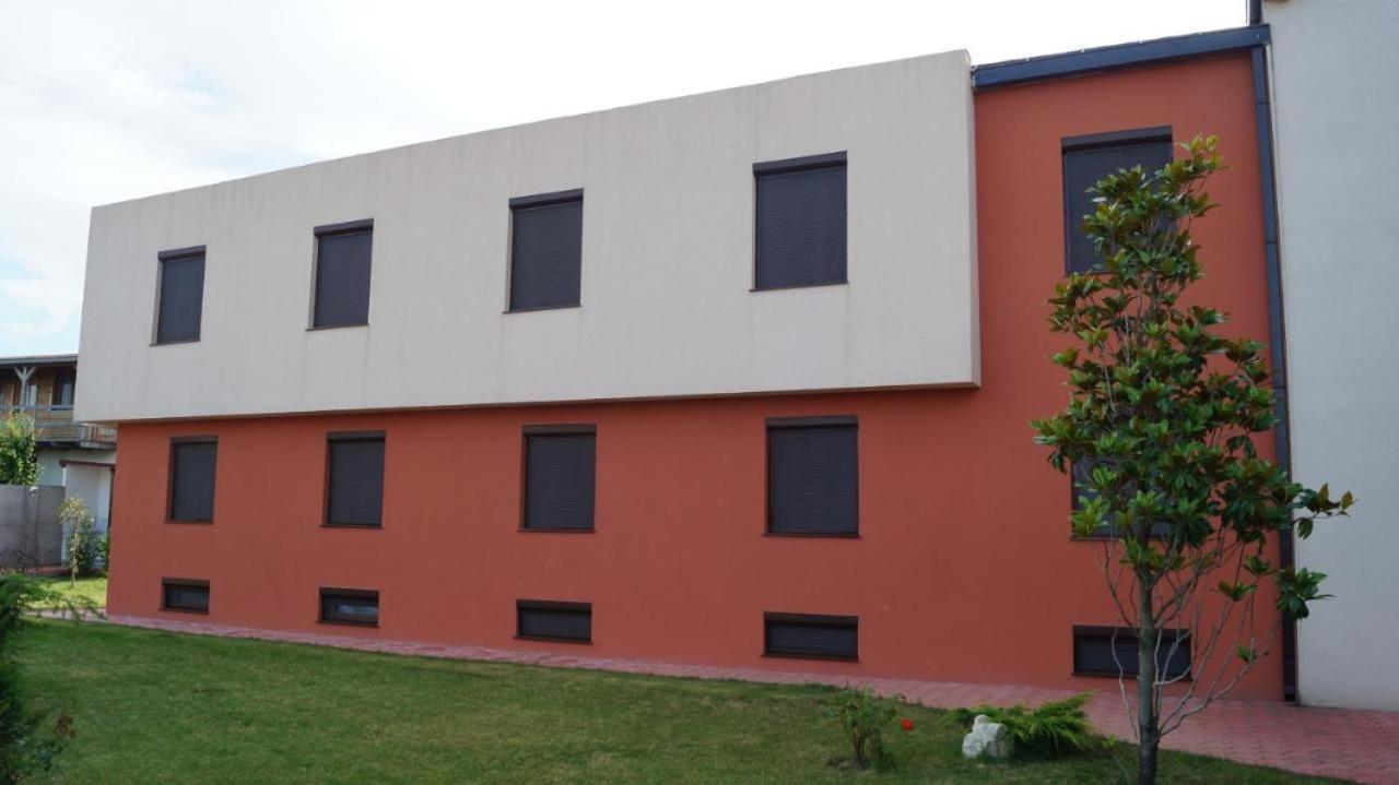 Hotel Bourbon Vama Veche Ngoại thất bức ảnh