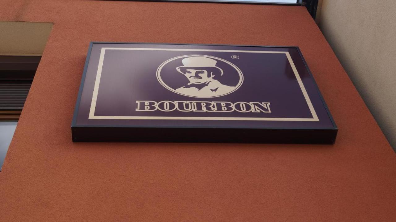 Hotel Bourbon Vama Veche Ngoại thất bức ảnh